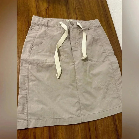 L.L BEAN Tan Khaki Adjustable Waist Casual Skirt Size 4 - Picture 2 of 11